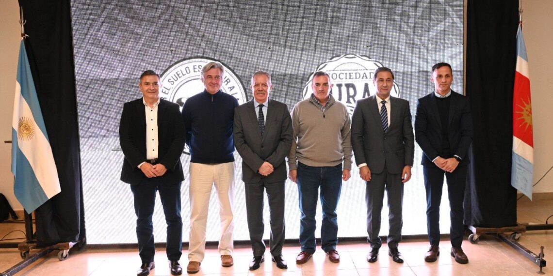 EL GOBERNADOR PARTICIPÓ DE UNA REUNIÓN CON AUTORIDADES DE LA SOCIEDAD RURAL ARGENTINA EN QUIMILÍ