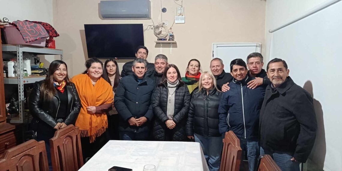 Fuerte acompañamiento del Frente Cívico del sur Santiagueño a José Araujo